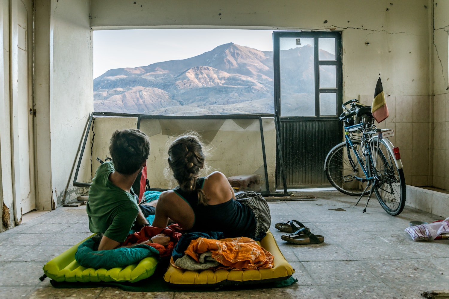 Camping at the shore of Laguna Torre offers a spectacular view of Cerro Torre. Mount Fitz Roy is a popular destination for climbers. It’s extremely technical and difficult to traverse the whole range. On the picture, Olivier Van Herck is looking at the horizon in Leaving the Comfort Zone.