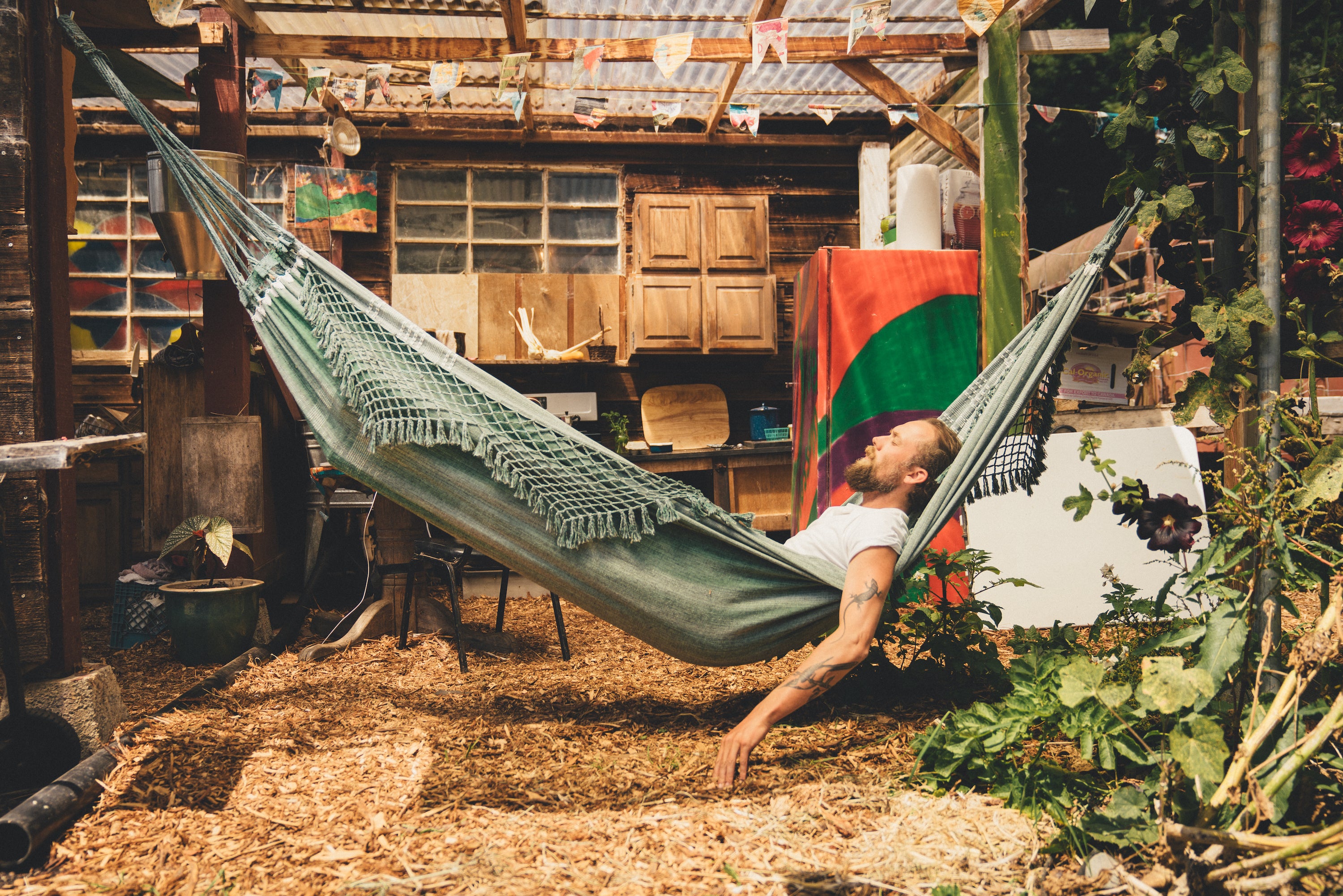 Today, I’m staying on a farm in Arkata, California. Albert (in the red shirt) has cycled a fair bit through the US and Mexico, but he currently owns and runs an organic farm which leaves him with little time to travel. To fill the void, he has opened up his place for cyclists, who can camp on his property or stay in one of the cabins at no cost. This is a busy time of year for him, and today is no exception. I meet José from Brazil and Eve from California, who are cycling north together.
