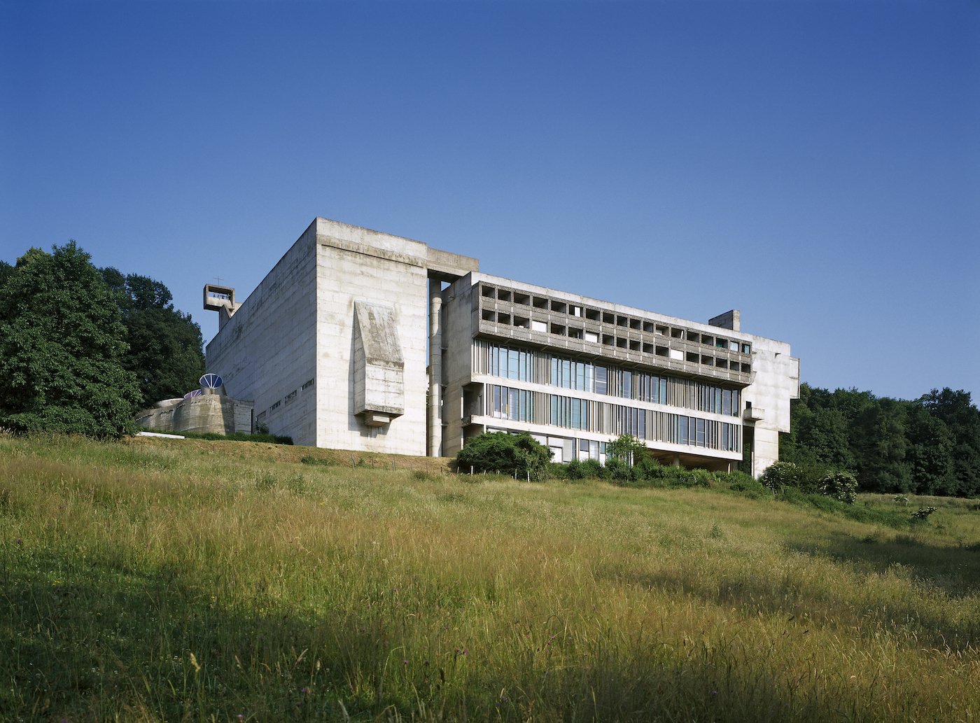 Le Corbusier and Mastering Concrete Minimalism 