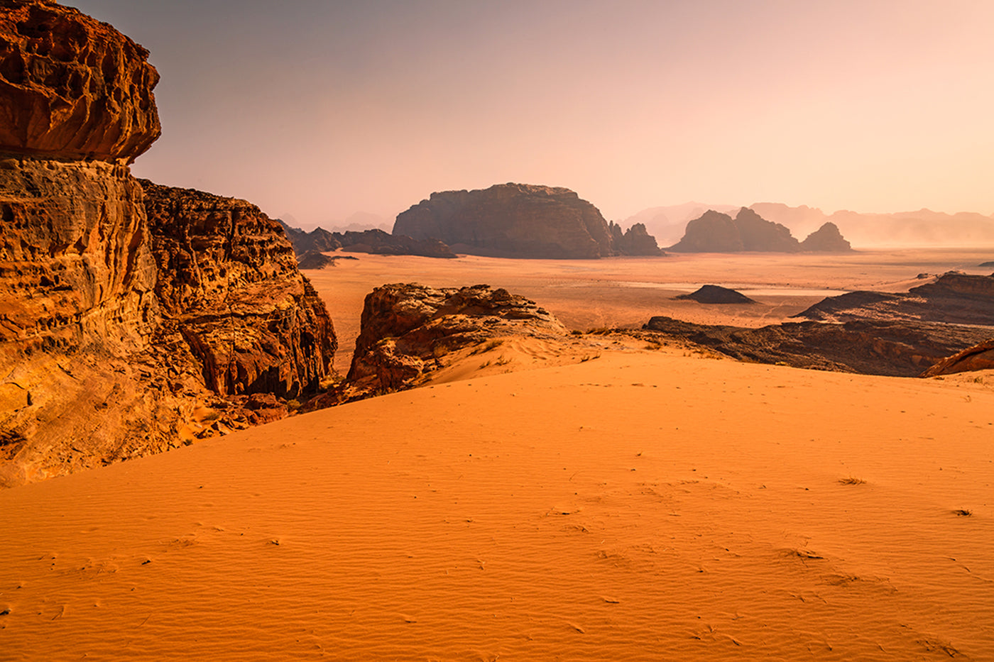 Desert landscape of Wadi Rum in southern Jordan. (Photo: Qing Yu)