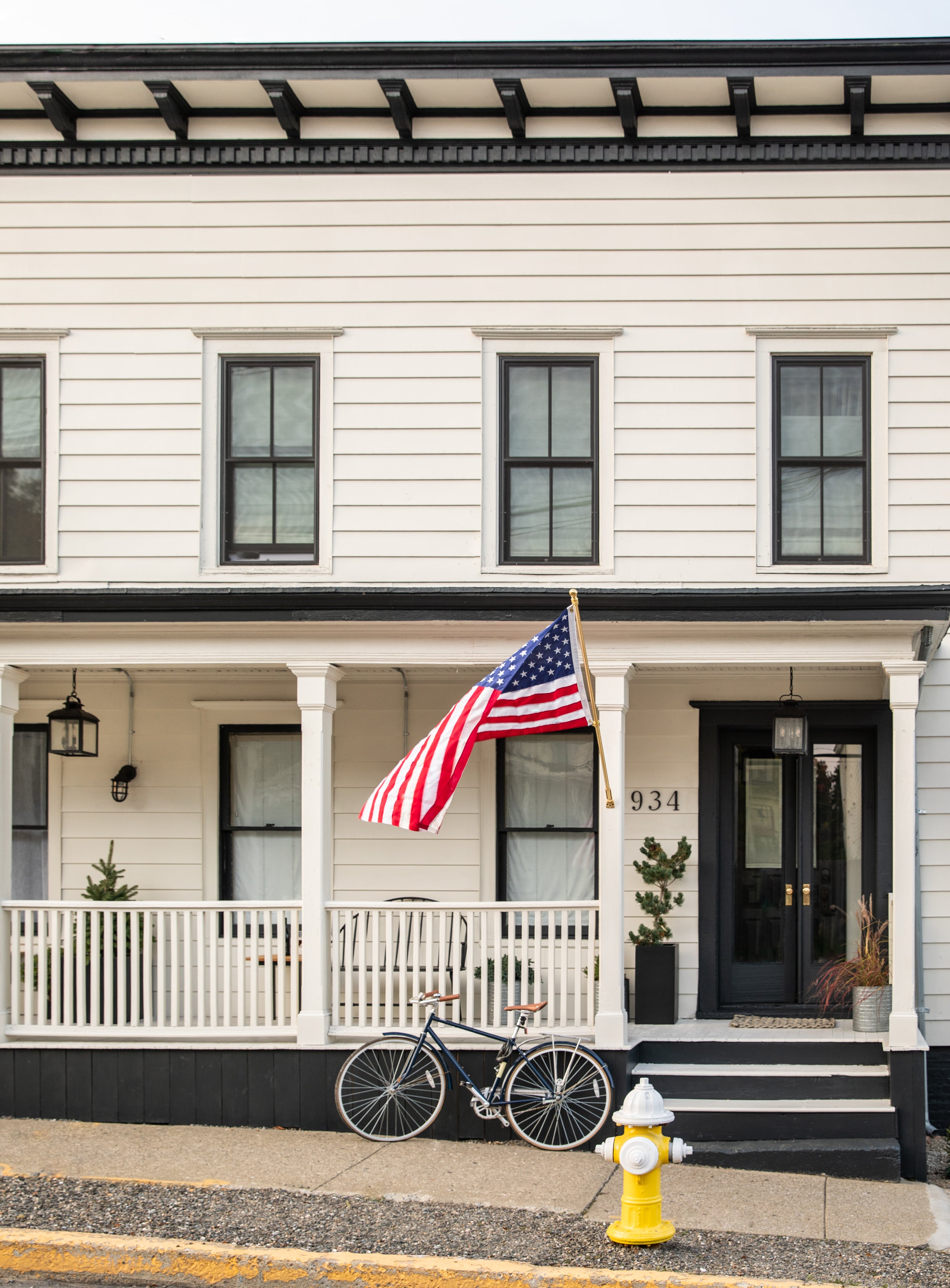 Reinventing Cosy Living: This Old Hudson Maison