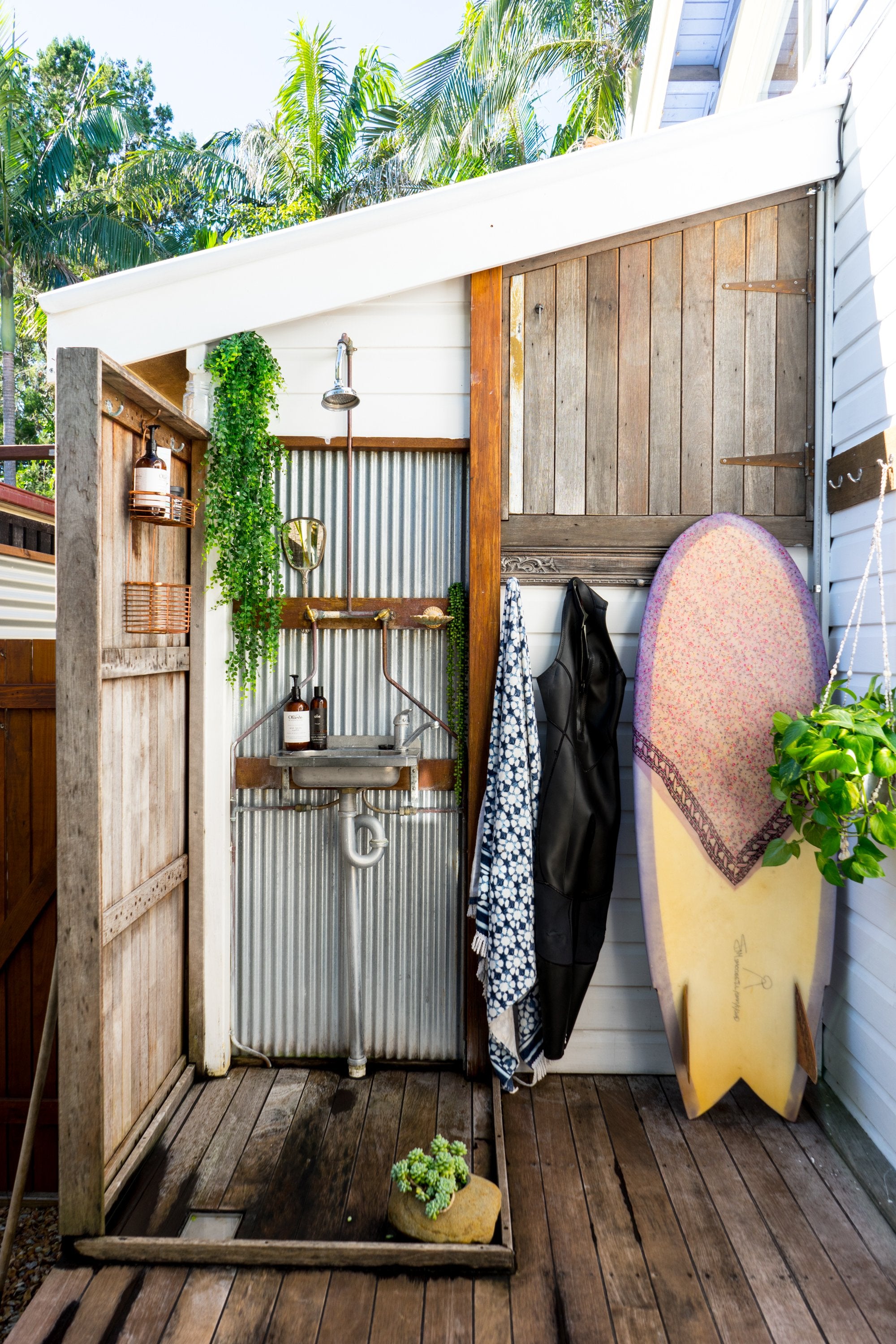 Surf Shacks Vol. 2 - A New Wave of Coastal Living - gestalten US Shop