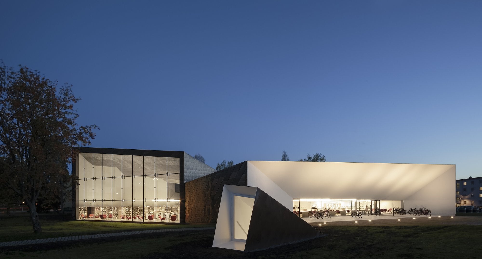 Temples of Books - Magnificent Libraries Around the World
