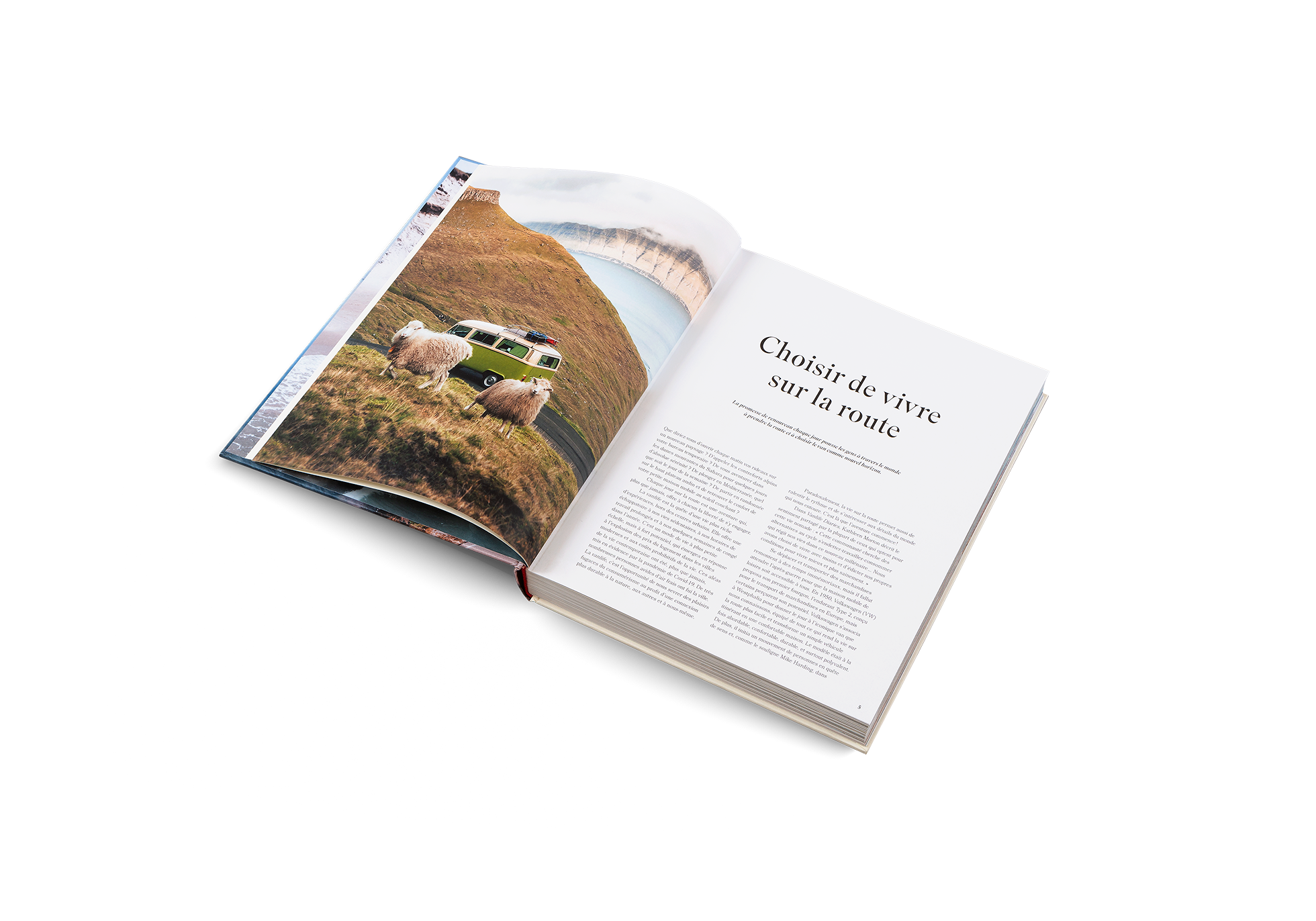 Chaque jour sur la route est une aventure qui, plus que jamais, offre à chacun la liberté de s’y engager. La vanlife est la quête d’une vie plus riche d’expériences, hors des centres urbains. Faites l’expérience de la vie sur la route dans La vie nomade.